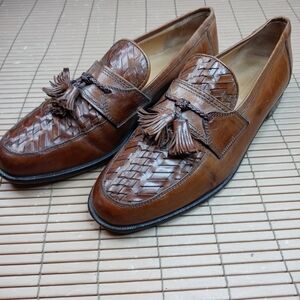 Johnston & Murphy men's woven leather brown tassel loafer sz 10.5M. Made in Ital